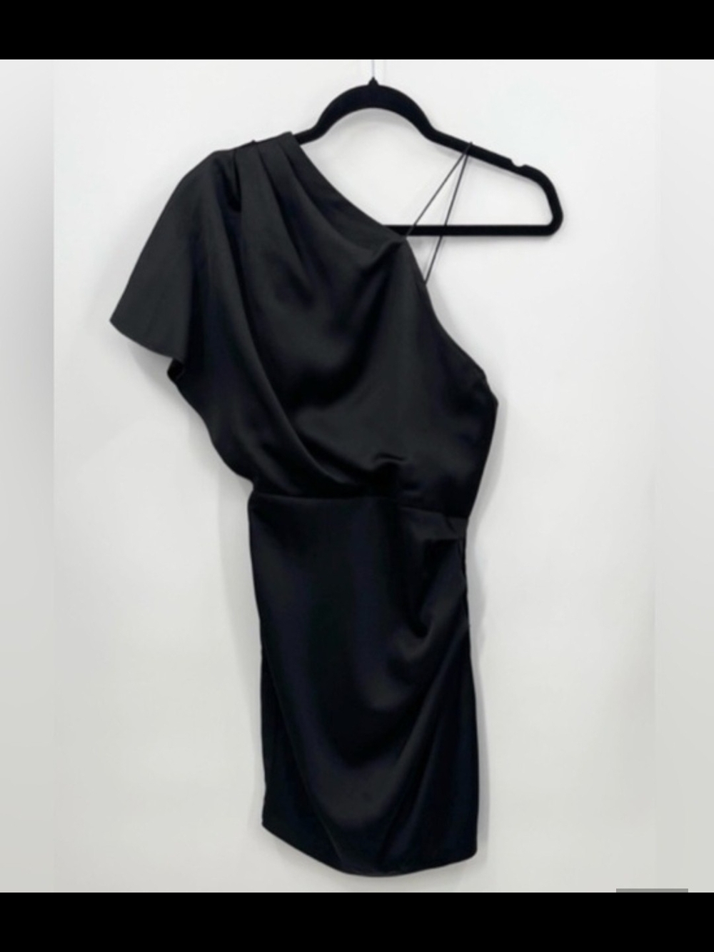 🔥 Must-Have Alert: The Dynamite Little Black Dress 🔥 - Picture 2 of 3